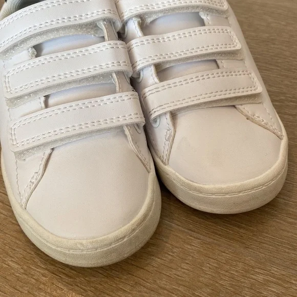H & M white sneakers with 3 Velcro straps, size 11.5 - Picture 3 of 7